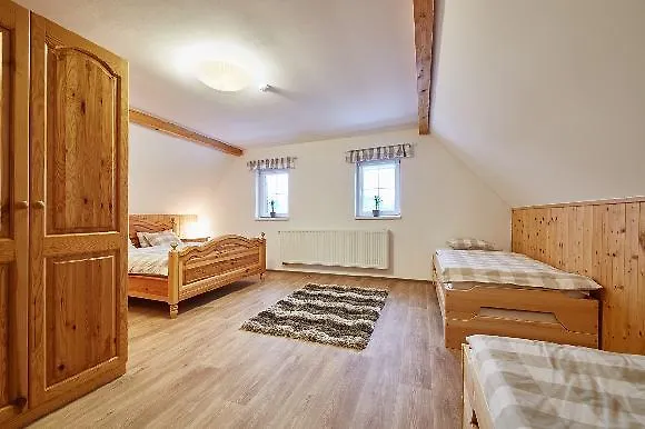Nyaraló Osada Černý Dŭl